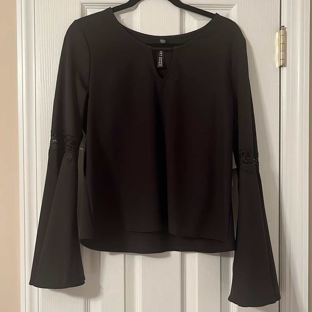 Design Lab Lord & Taylor Black Long-Sleeve Bell Sleeve Top
